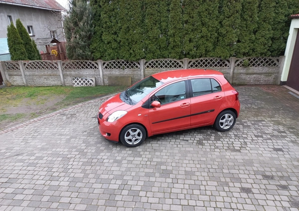 Toyota Yaris cena 16900 przebieg: 210442, rok produkcji 2006 z Witkowo małe 172